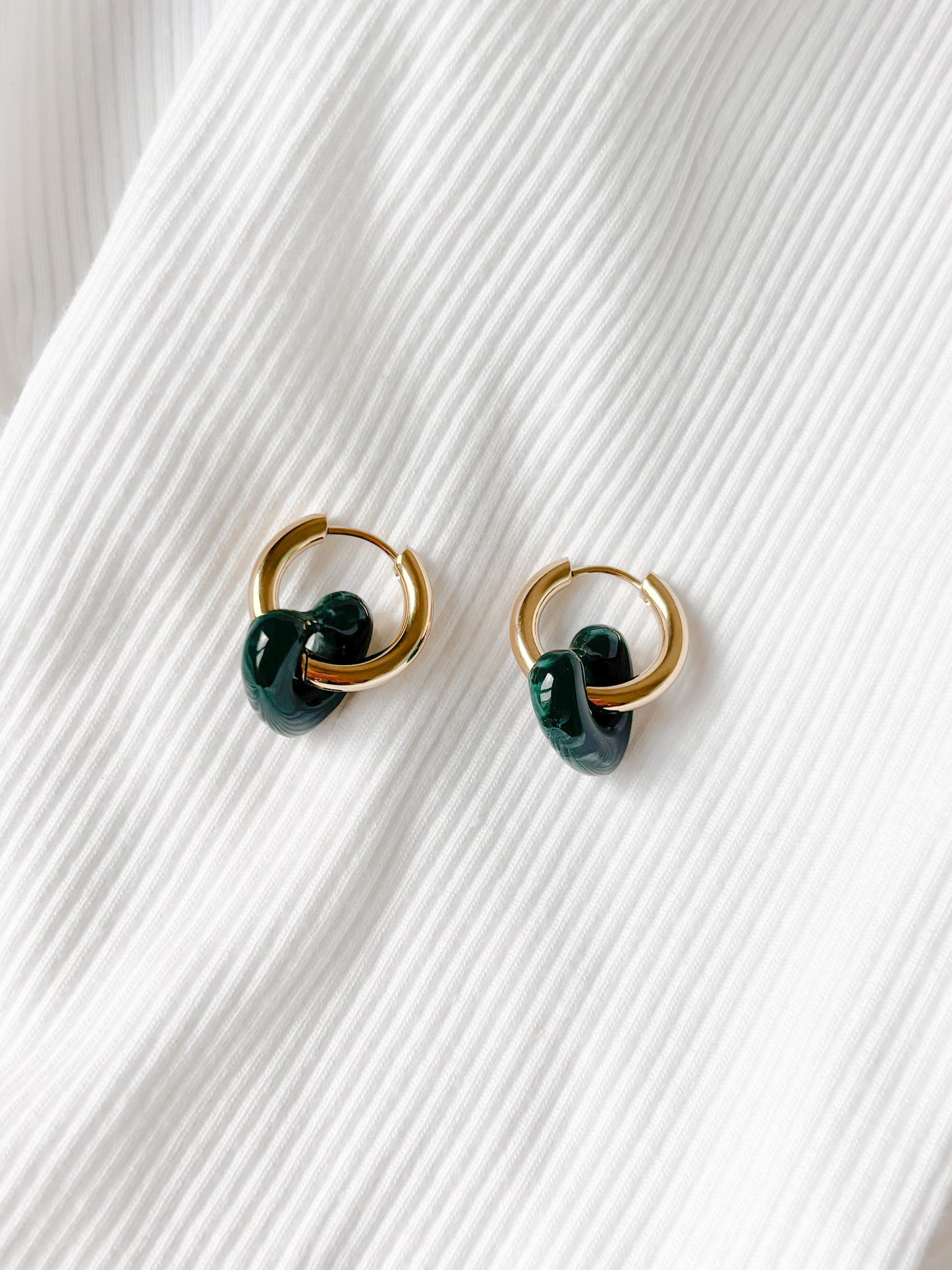 Boucle d'Oreille Créole Coeur en résine ( vert )