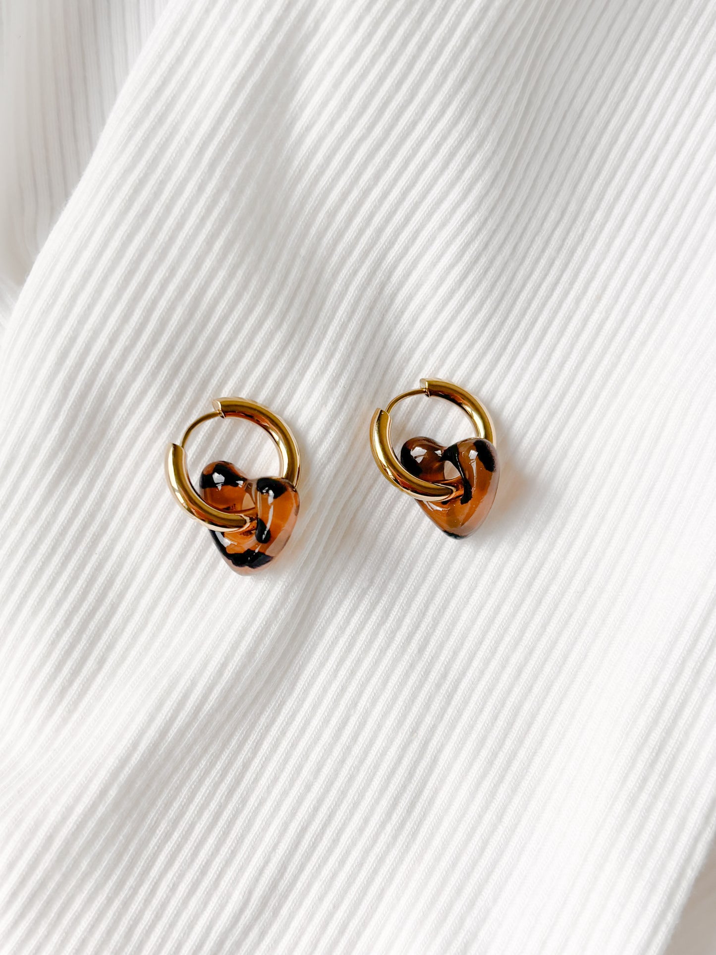 Boucle d'Oreille Créole Coeur en résine ( léopard )