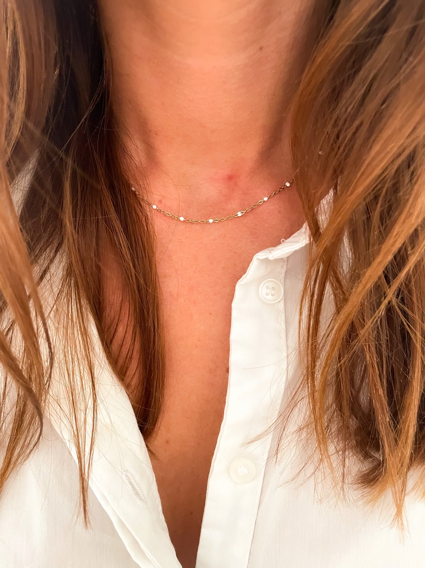 Collier Mimi ( noir , bleu turquoise , ou blanc )