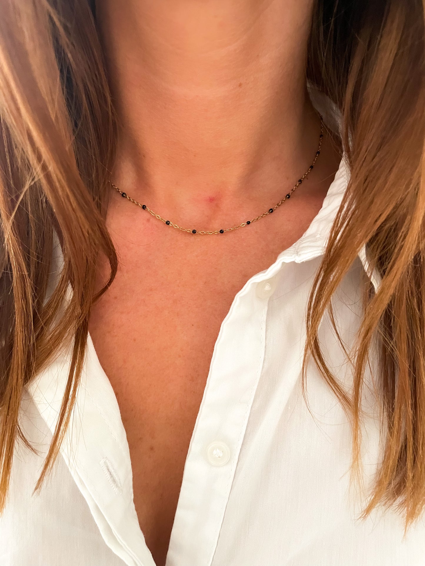 Collier Mimi ( noir , bleu turquoise , ou blanc )