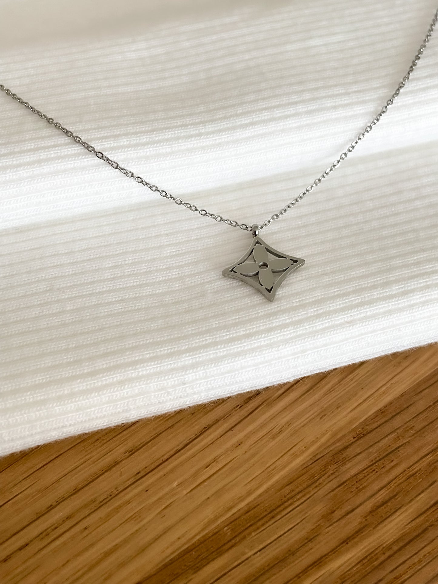 Collier Trèfle Fleur
