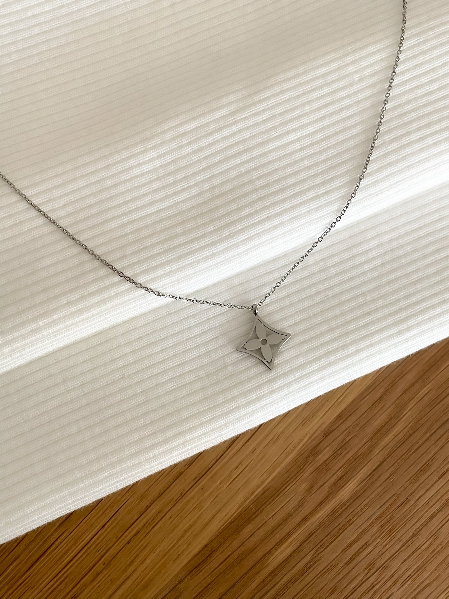Collier Trèfle Fleur