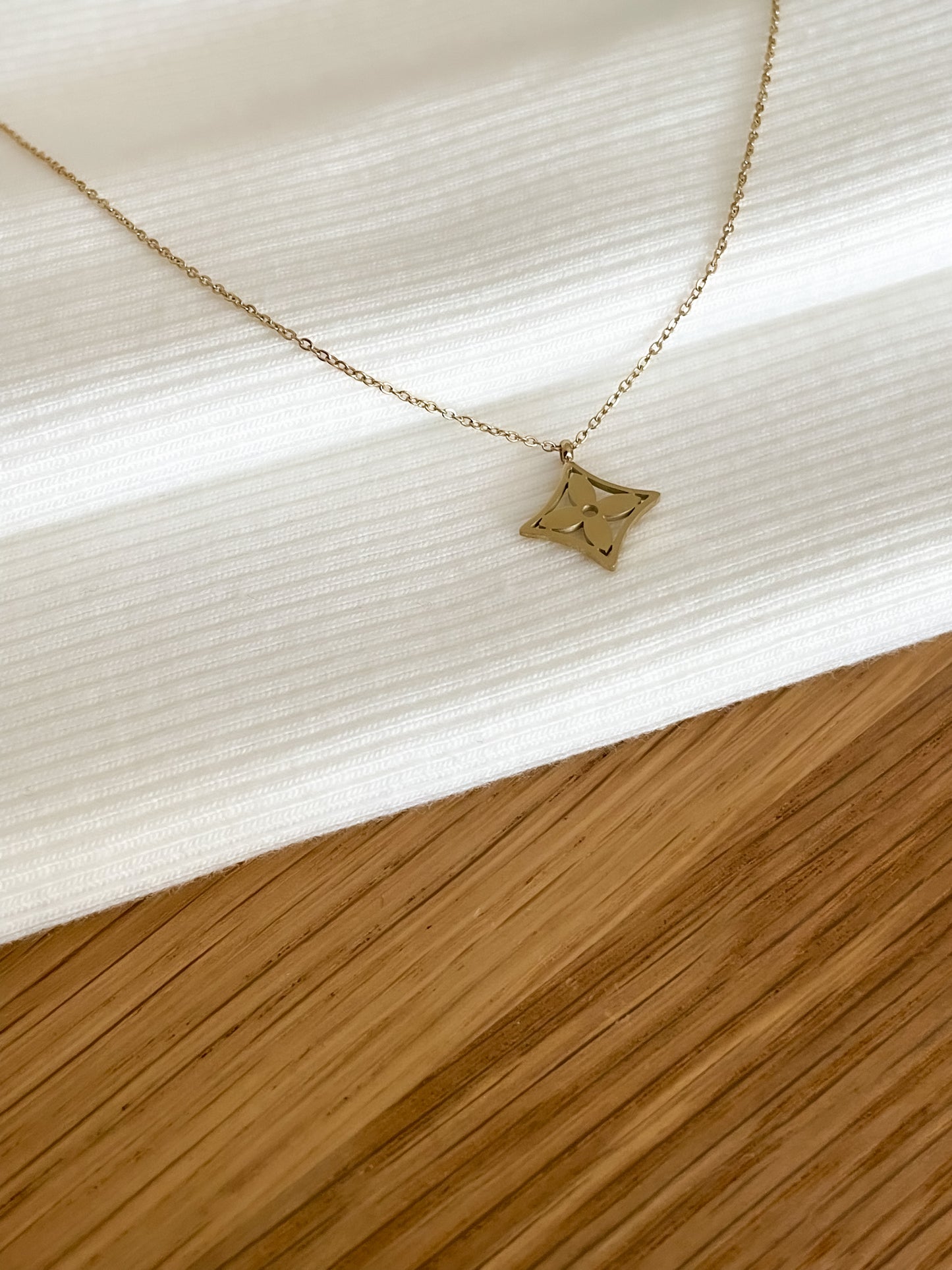 Collier Trèfle Fleur
