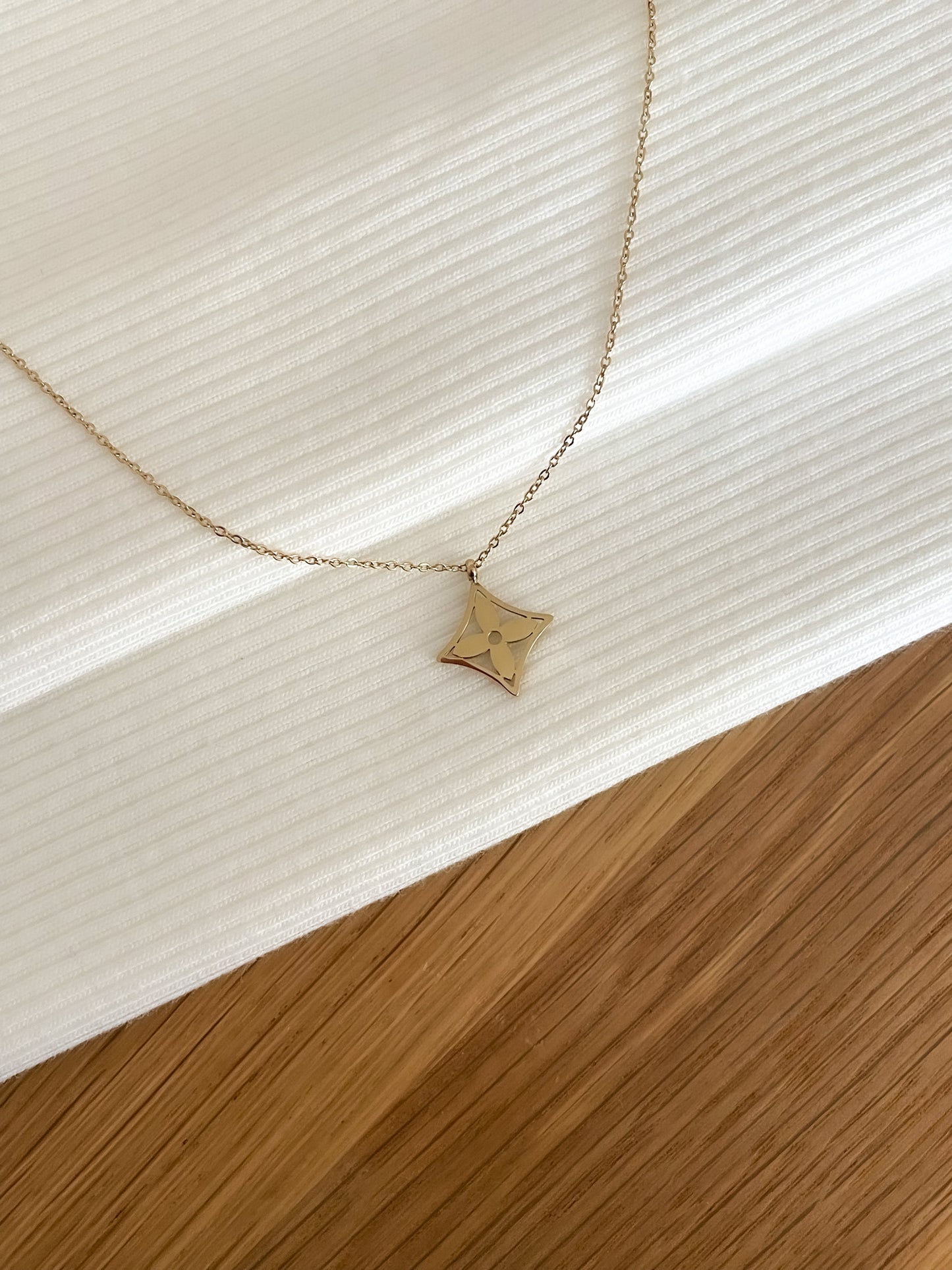 Collier Trèfle Fleur