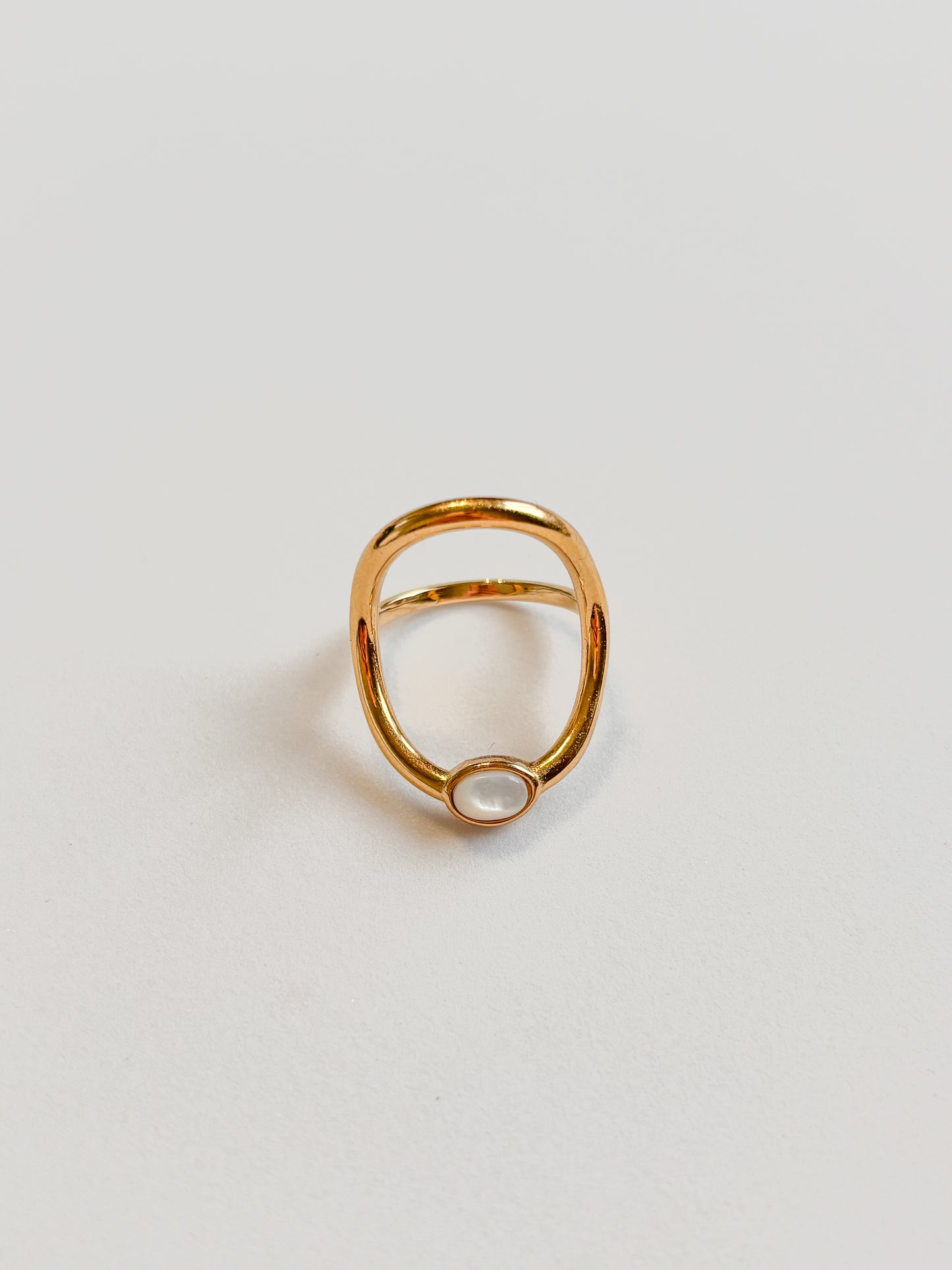 Bague Cercle pierre blanche
