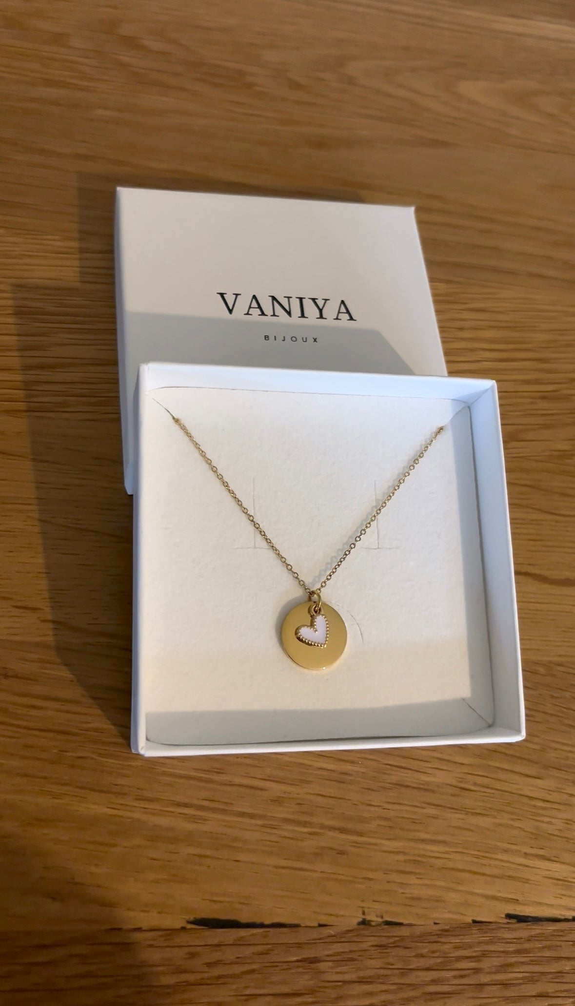 Collier Petit coeur blanc médaillon 15mm "sans gravure"