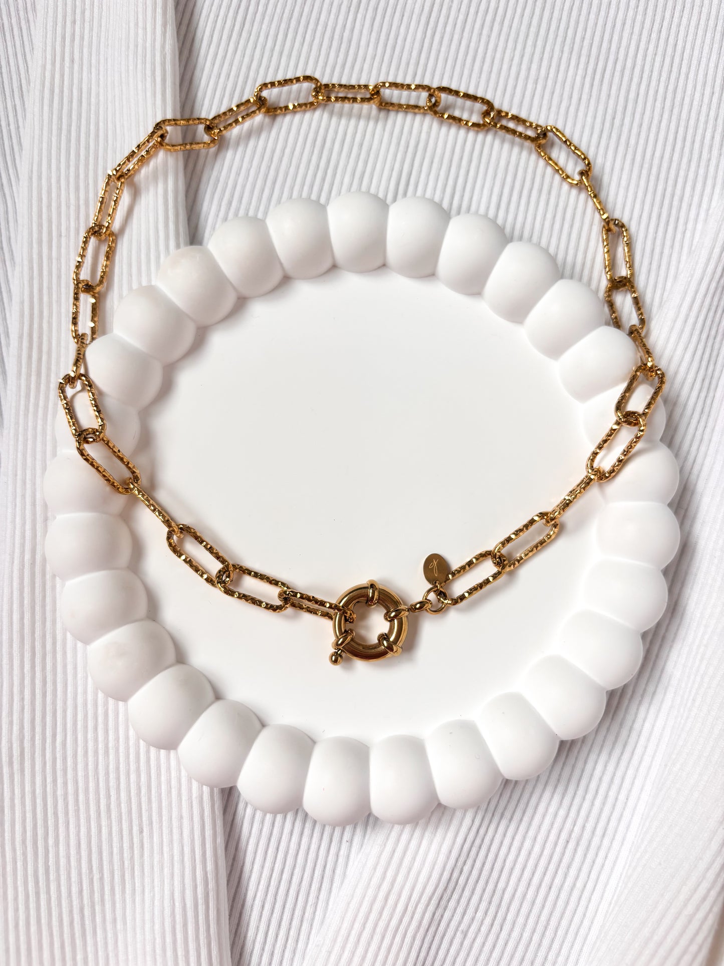 Collier Charm maillons ovales diamantés et fermoir bouée