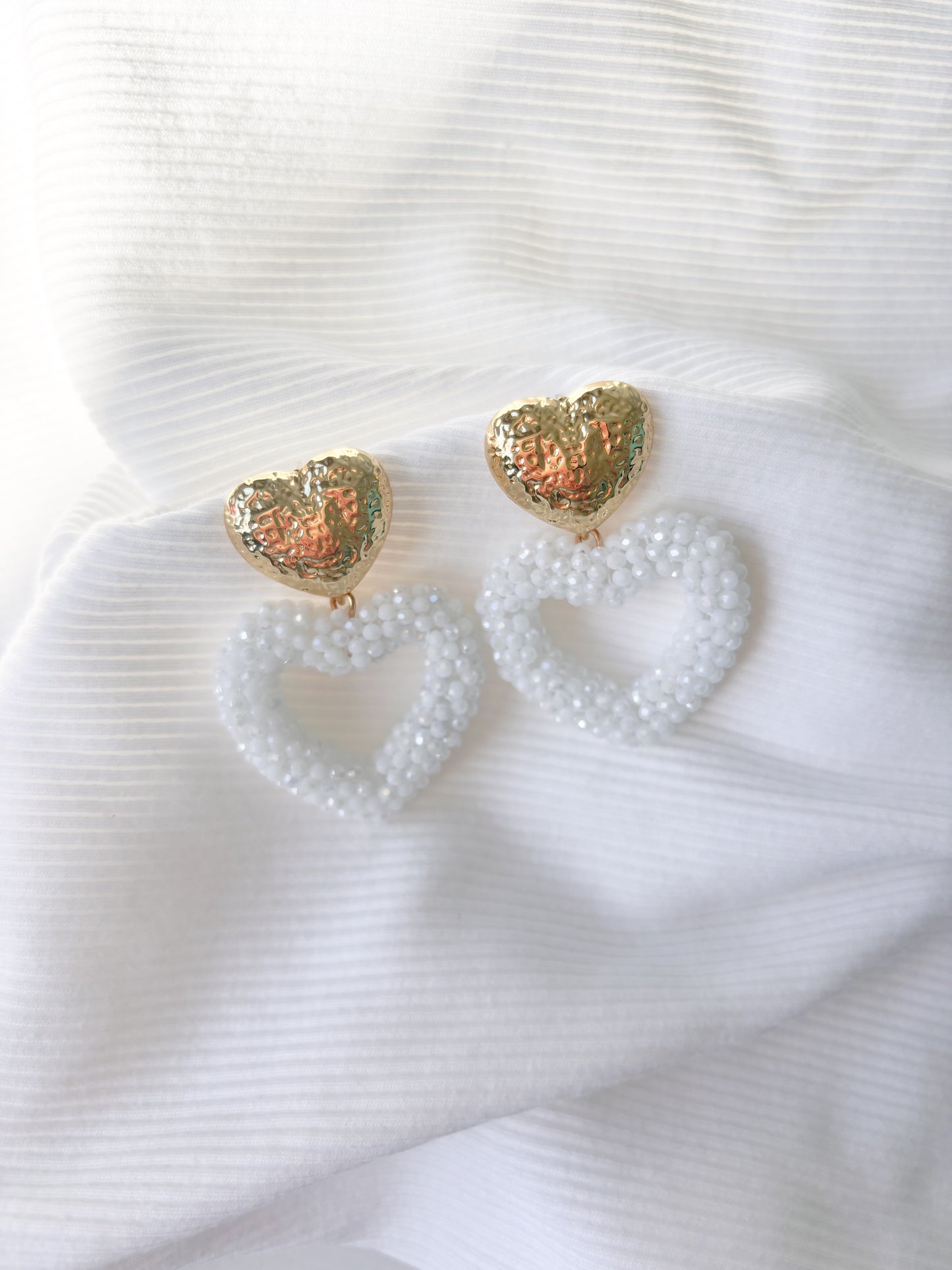 Boucle d'Oreille Coeur blanc
