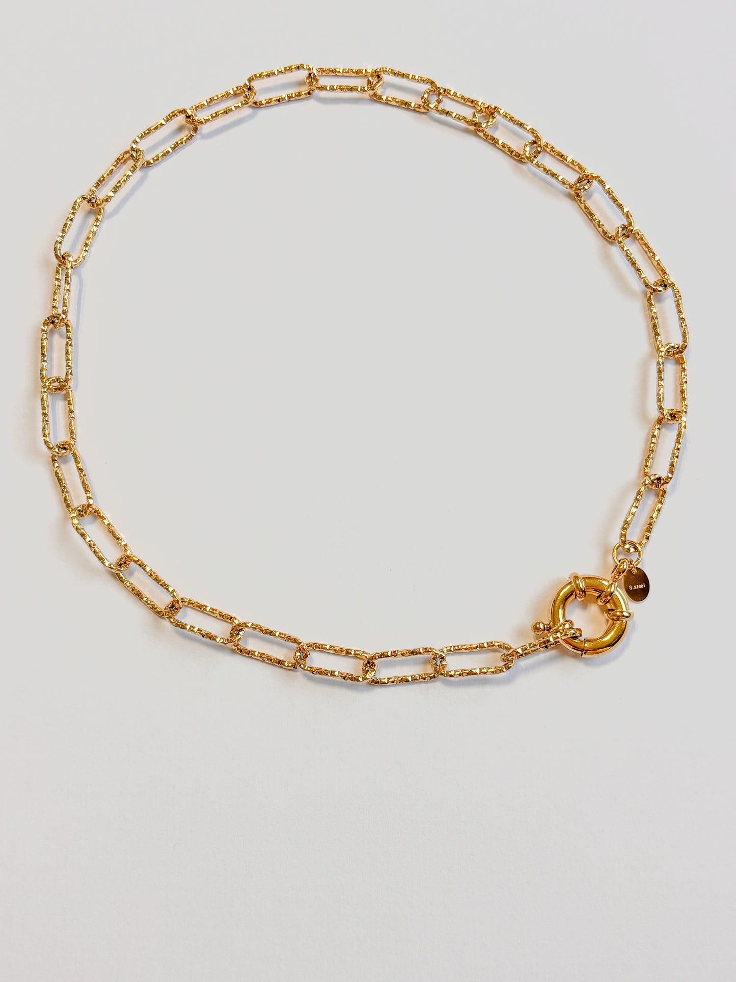 Collier Charm maillons ovales diamantés et fermoir bouée