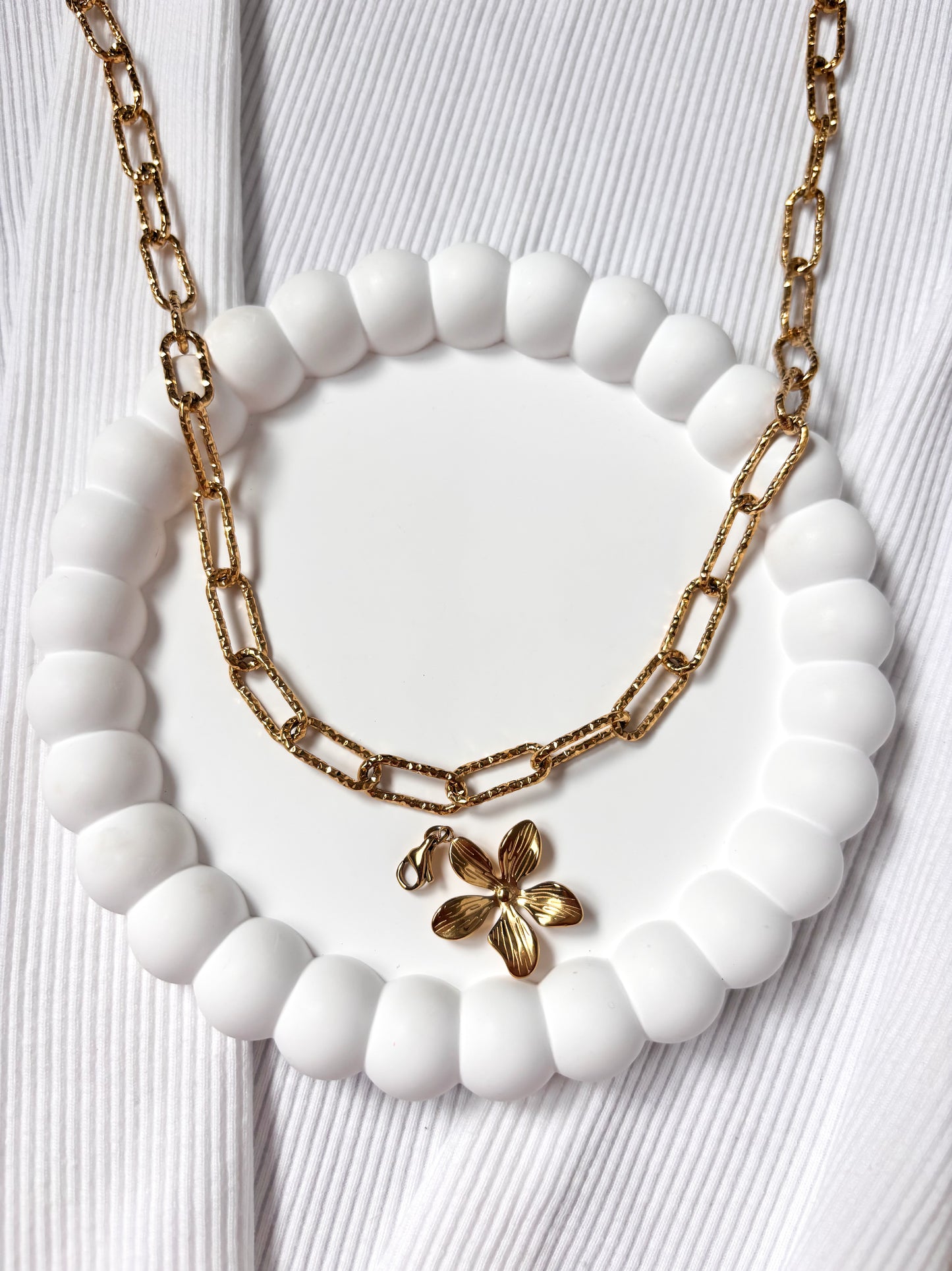 Collier Charm maillons ovales diamantés et fermoir bouée