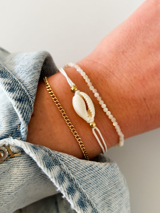 Bracelet Multi-Rang Tissu et Perles avec Pendentif Coquillage